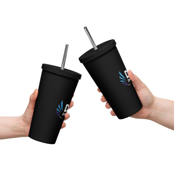 Insulated tumbler with a straw - Image 4